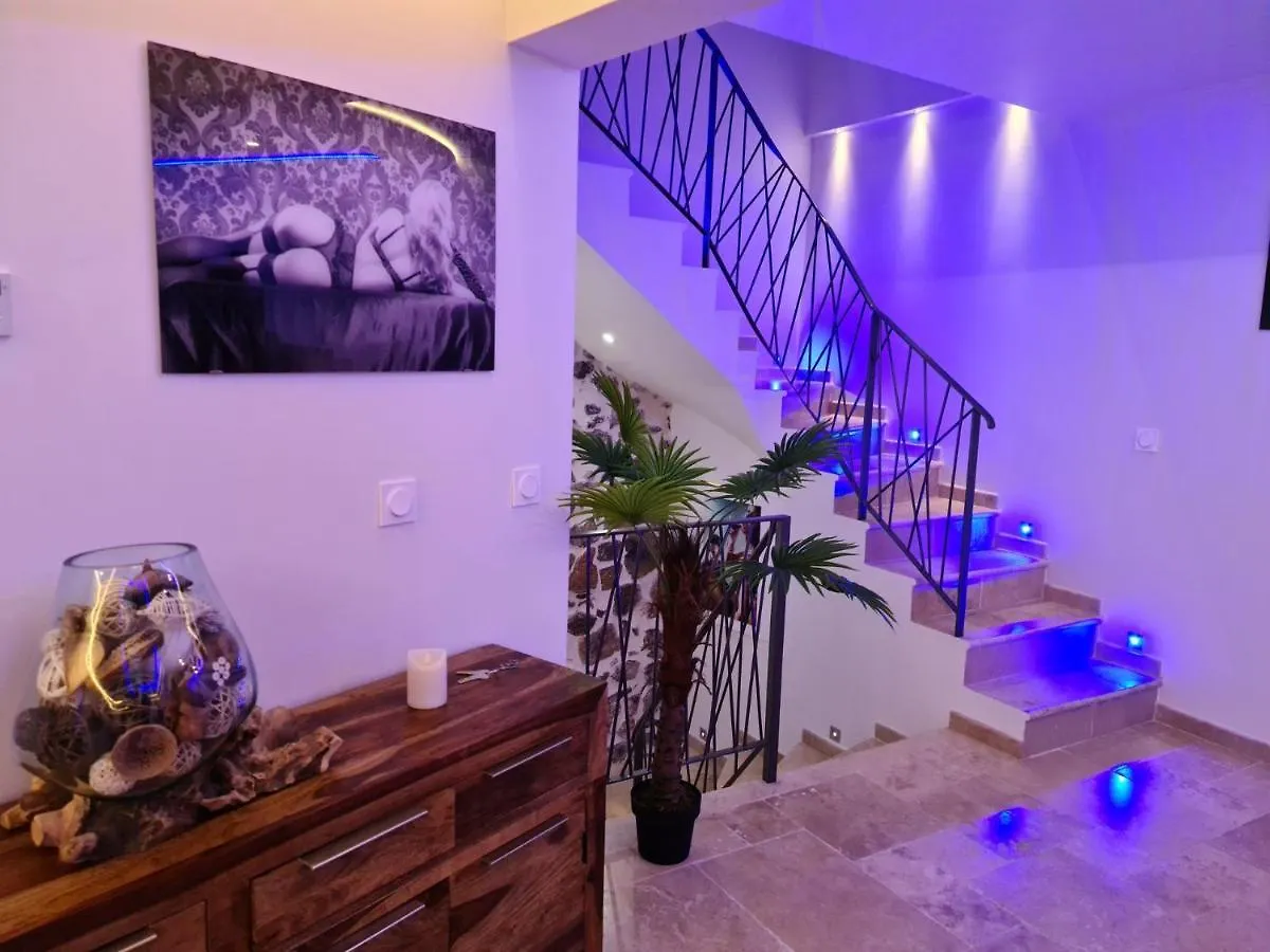 Hotel Loveroom La Garçonn'Hyères França