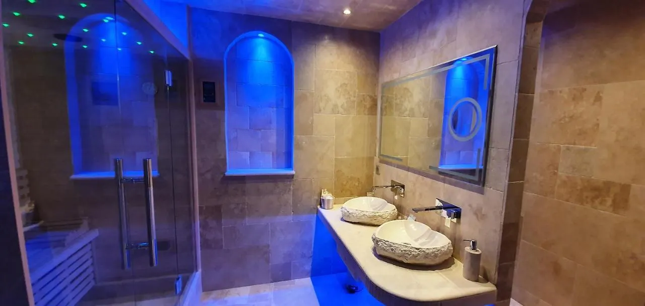 Hotel Loveroom La Garconn'Hyeres France