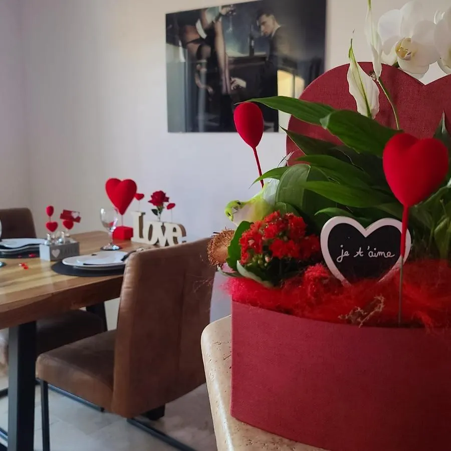Hotel Loveroom La Garconn'Hyeres