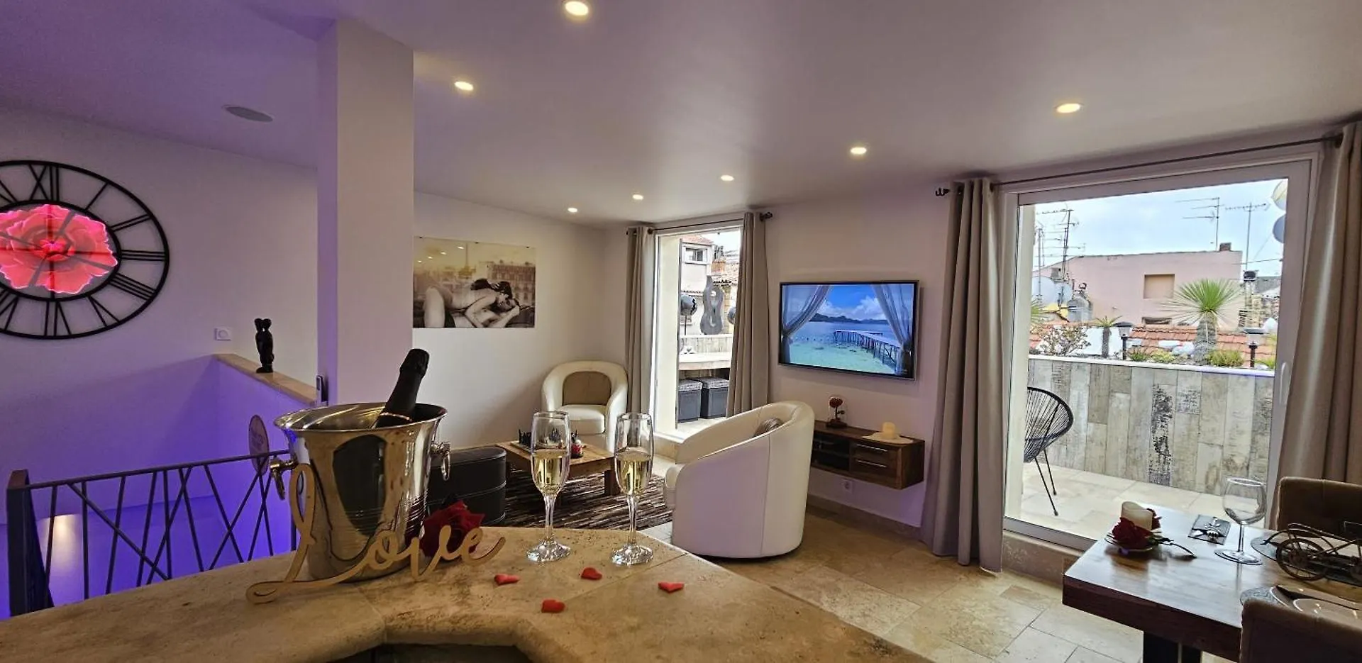Hotel Loveroom La Garconn'Hyeres