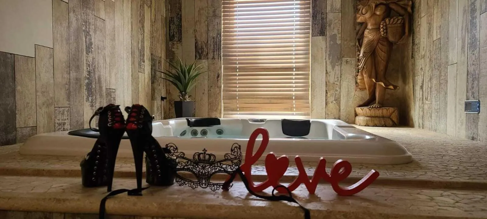 Loveroom La Garconn'Hyeres Hotel
